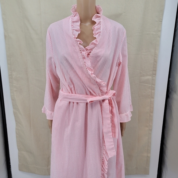 Pink Ruffled Women's Robe Vintage - Picture 4 of 12